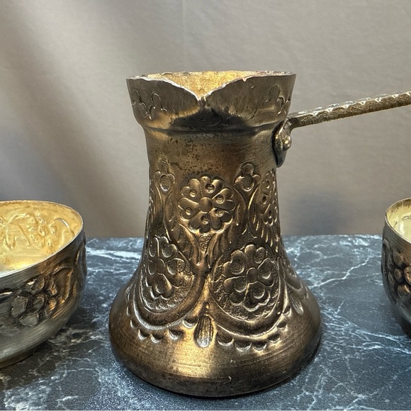Traditional Turkish Coffee Pot W/ Two CupsAntique Silver Plated Vintage Floral - Picture 3 of 10